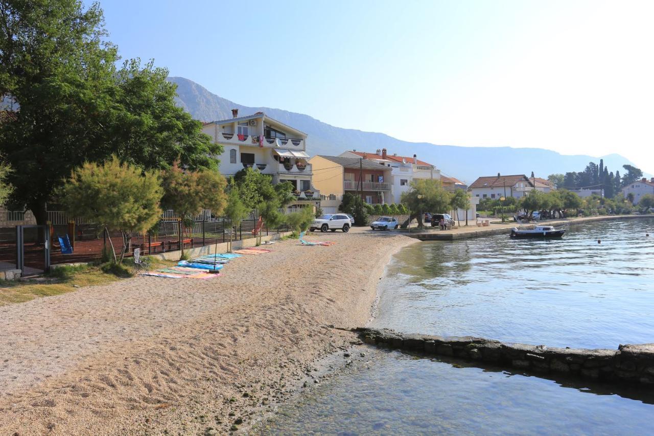 Family Friendly Apartments With A Swimming Pool Kastel Kambelovac, Kastela - 16162 Exteriér fotografie